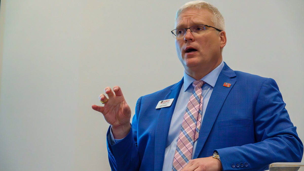 picture of John Hulsey teaching