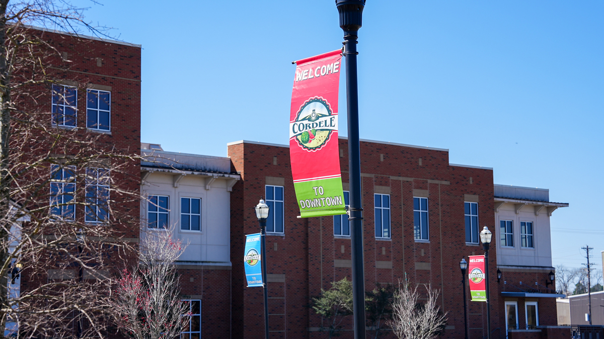 A banner welcomes visitors to downtown Cordele. (Photo by Sara Ingram)